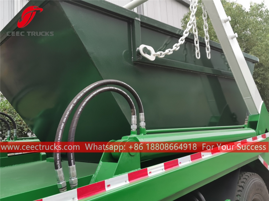 東風右ハンドル式旋回アーム式ごみ収集車