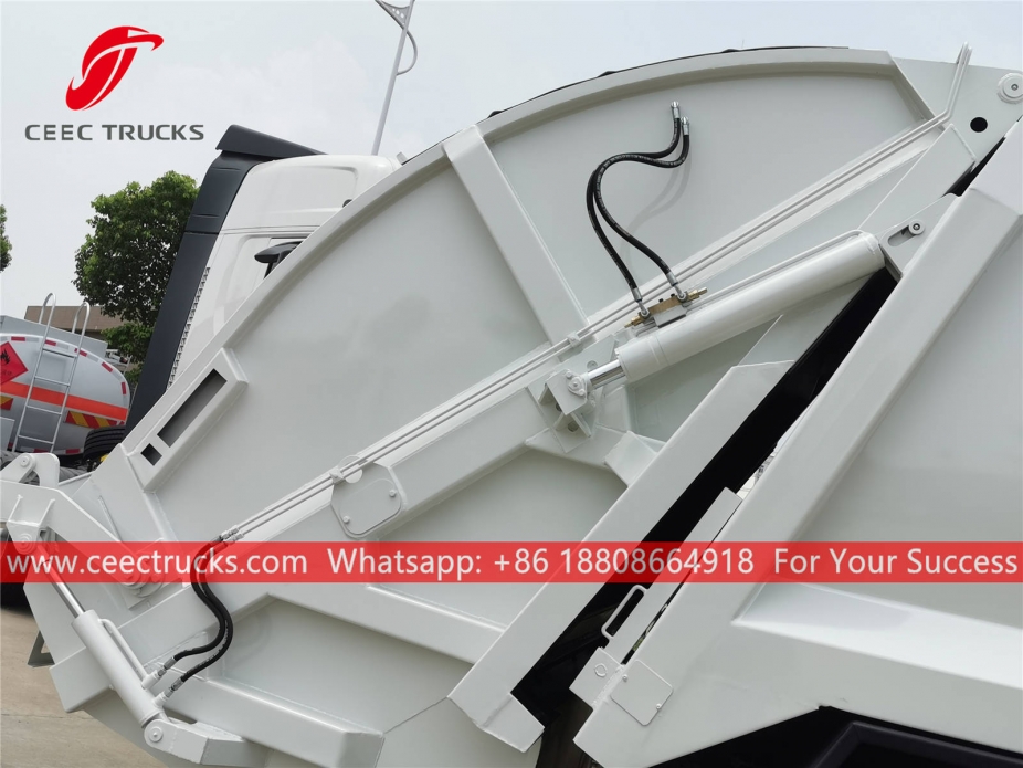 東風10CBM圧縮式ごみ収集車