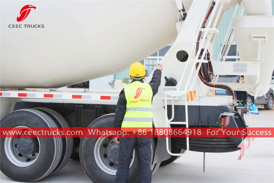 ISUZU 10CBMセメントミキサー