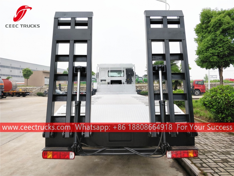 ISUZUギガフラットベッドトラック