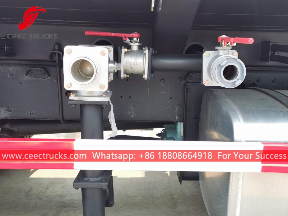 18CBM右ハンドル水槽車 DAYUN