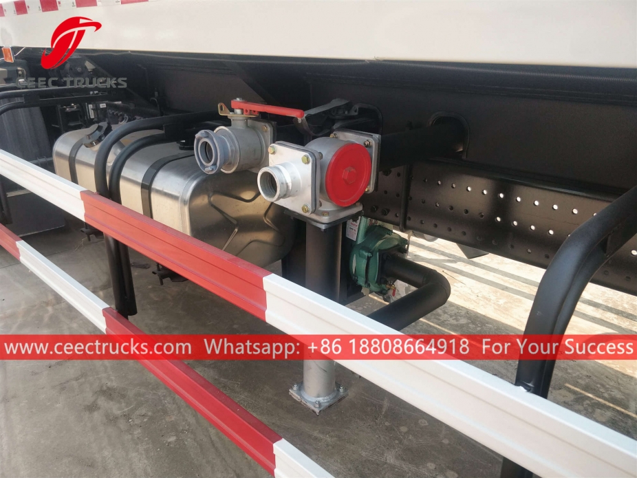 フォトン10CBMウォータータンク車