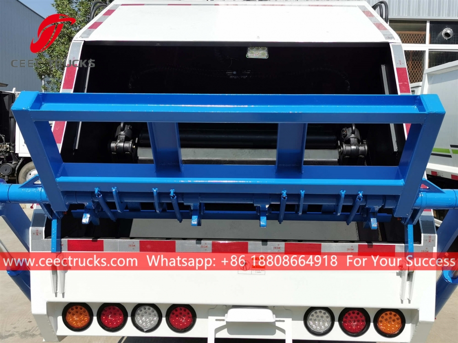 東風6CBM後部積載式ごみ収集車