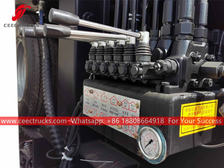 イスズ6CBM廃棄物圧縮車