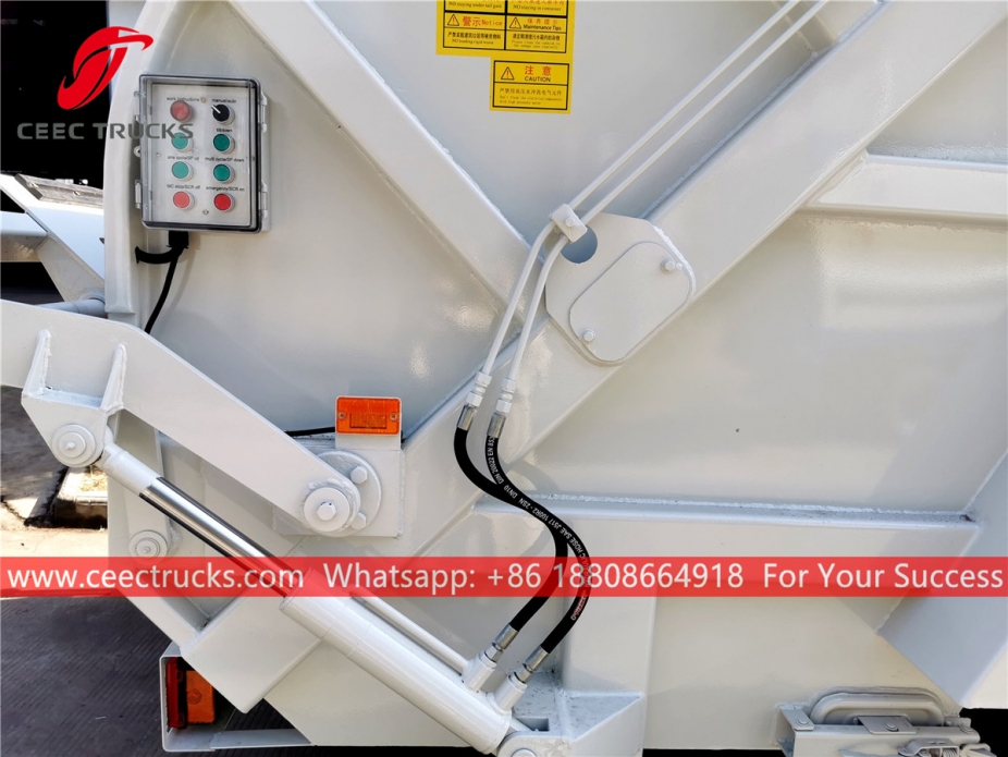 東風6*4右ハンドルごみ圧縮トラック