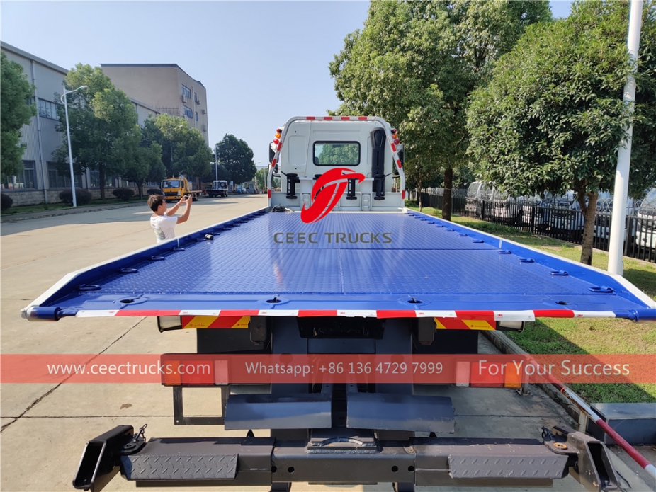 8トン滑走式レッカー車東風