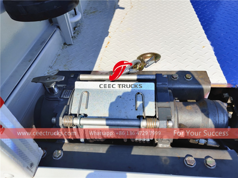 8トン滑走式レッカー車東風