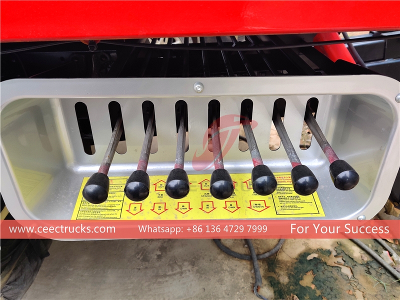 ISUZU NQRレッカー車