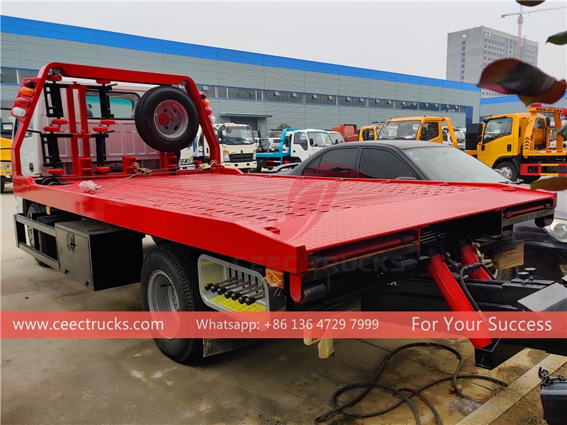 ISUZU NQRレッカー車