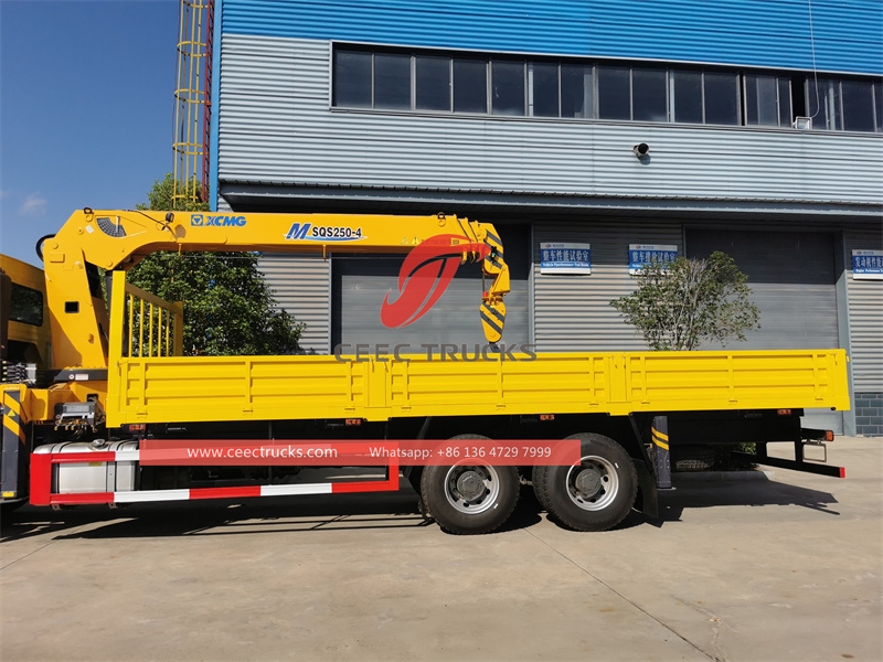 Sinotruk 6×4 400HP 車載クレーン XCMG