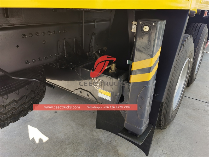 Sinotruk 6×4 400HP 車載クレーン XCMG