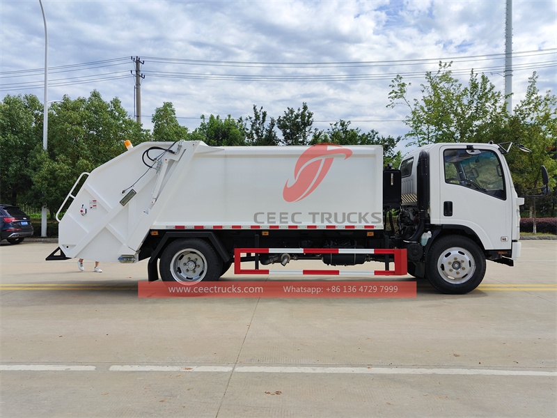 ISUZU NPR light duty 8CBM Waste Compactor truck made in China