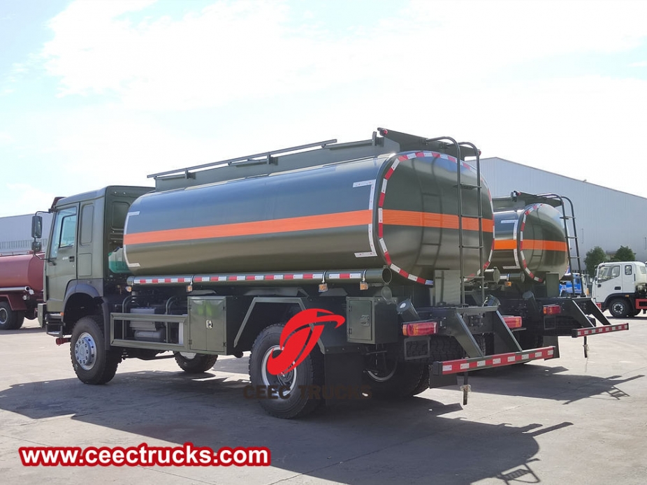 豪沃4x4駆動軍用モバイルディーゼル給油車