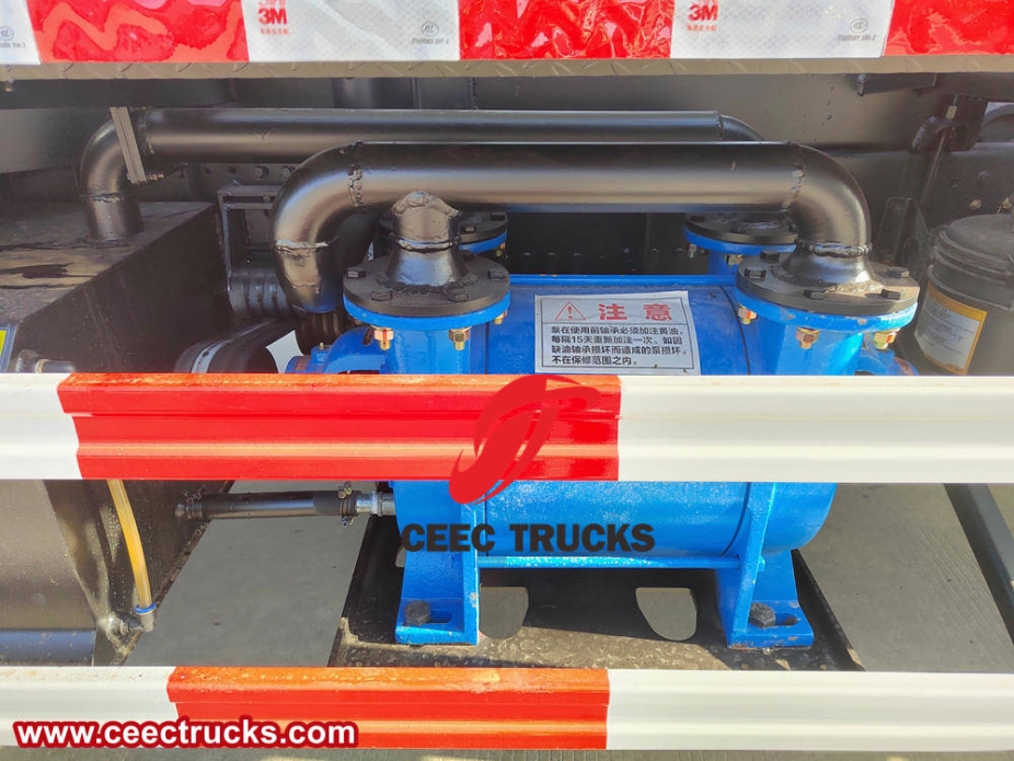 FAW 8 cbm浄化槽真空車