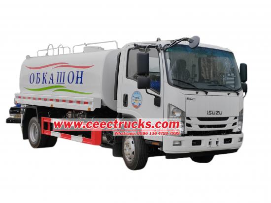 Isuzu water hauling tanker truck