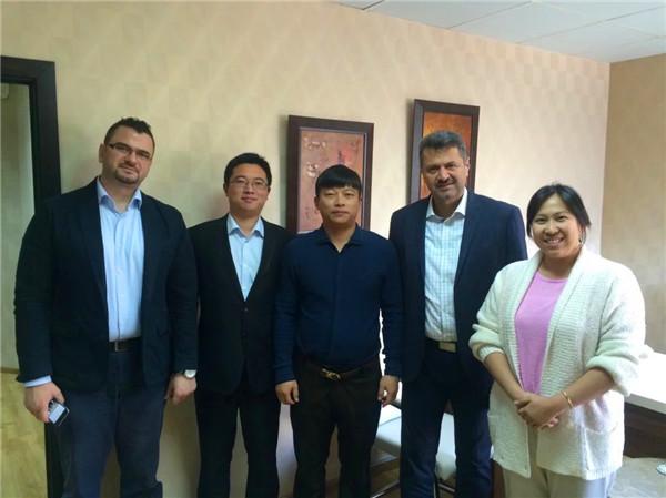 CEEC副社長がドバイとアブダビを訪問し、消防車のお客様を訪問