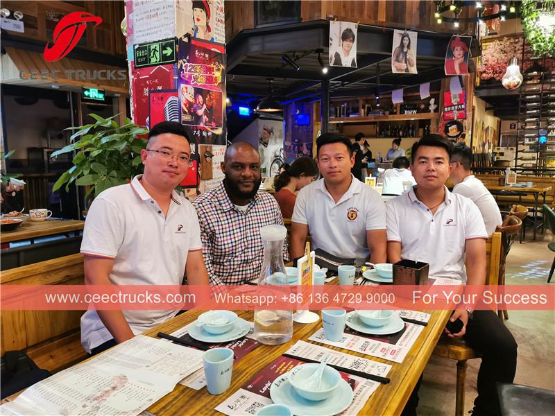 アンティグア・バーブーダ - 輸出用いすゞ給水車