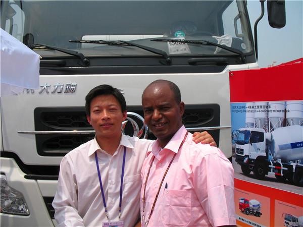第103回中国輸入輸出見本市でのCEEC TRUCKS