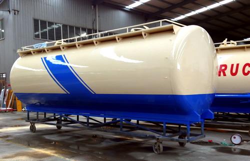 すべてのCEEC TRUCKSの消去塗装