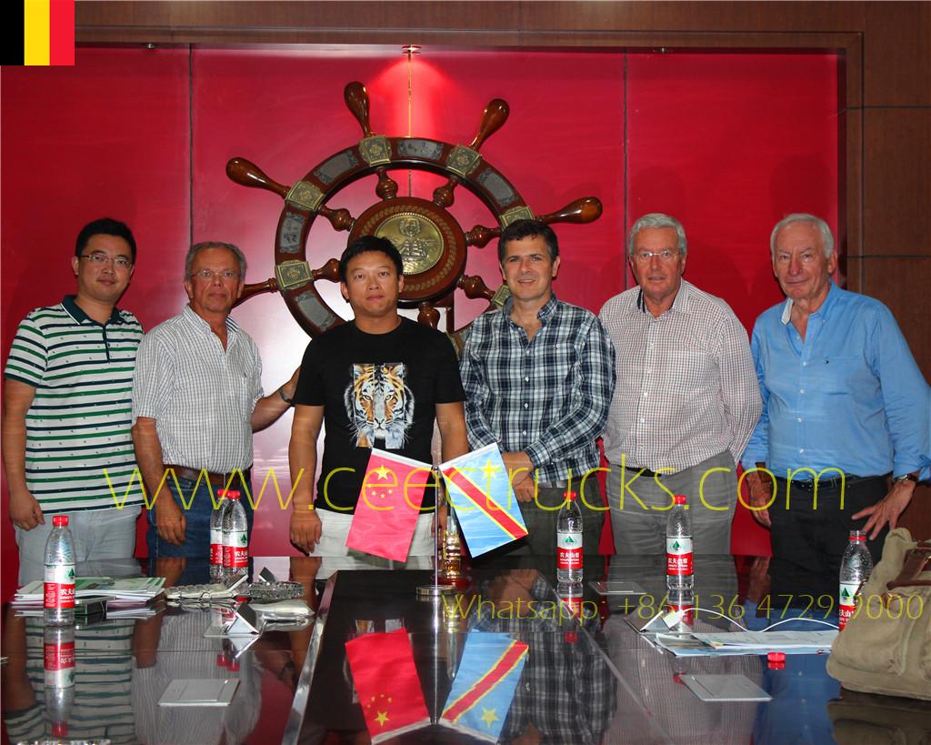 ベルギーのお客様がコンゴプロジェクト向けの北奔2534ティッパー トラックを購入するために工場を訪問